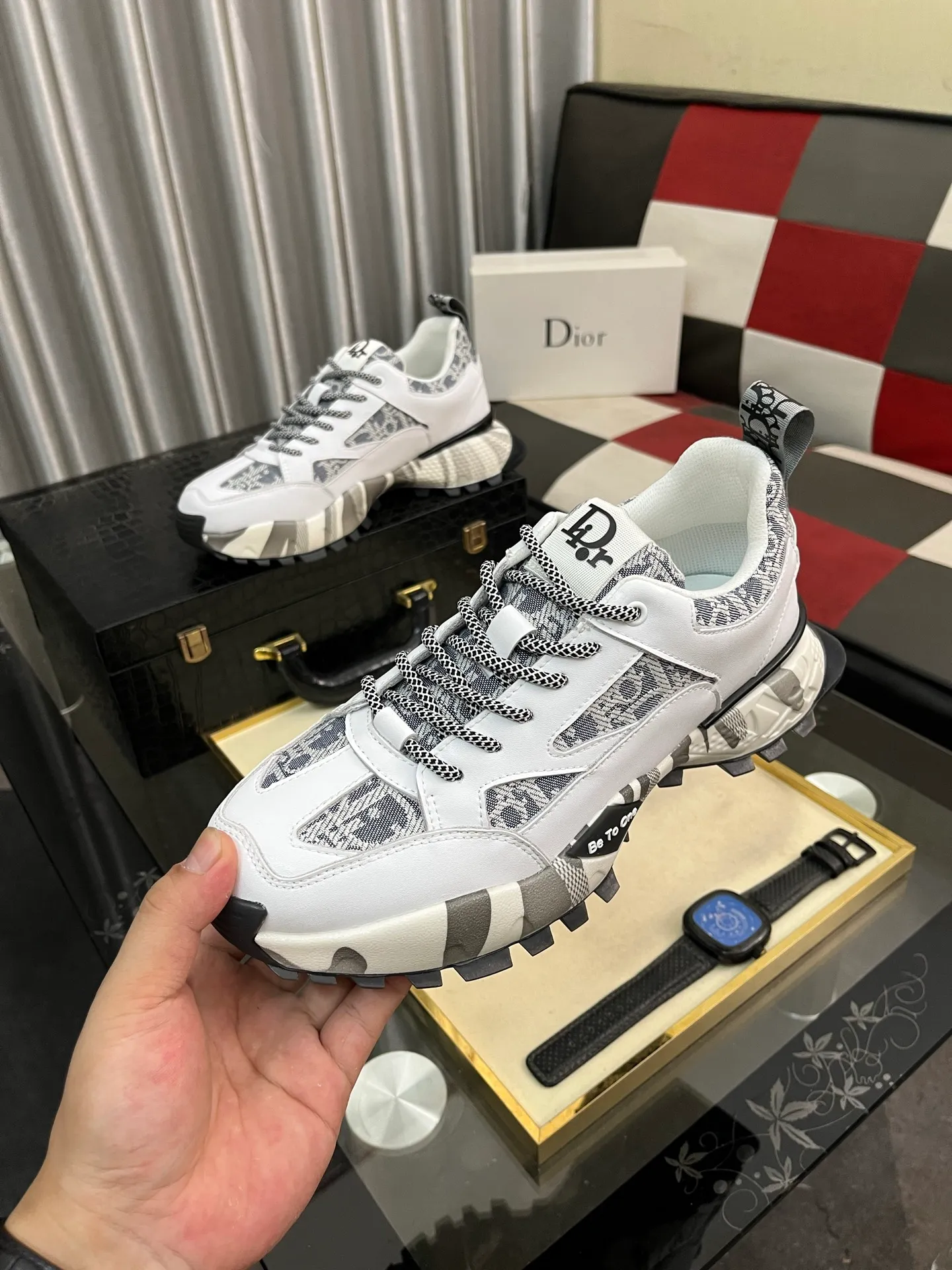 Men's Men's Shoes💰458⌚️⌚️Dior unique modern style sneakers. Counter purchasing 🏃casual leather shoes😍😍 original cowhide leather imported from Italy (refuses to discolor and grind feet) soles: original soles specially provided by the original factory, super cool😍 lace up and walk with wind👍 style design ⚠️ super comfortable and wear-resistant original soles. Just like shooting the real thing 🎬The real thing is better Code number: 38-443️⃣Colors available